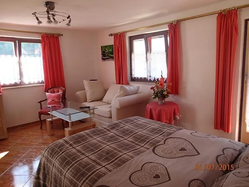 公寓 鲁波尔丁Haus Neuhaeusl Inkl. Chiemgaukarte公寓
