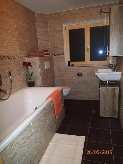 鲁波尔丁Haus Neuhaeusl Inkl. Chiemgaukarte公寓 鲁波尔丁